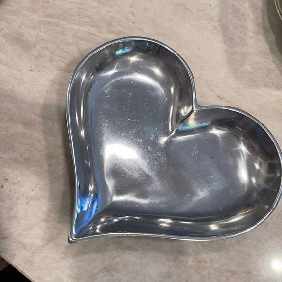 Silver aluminum Heart shaped metal tray LOVE dish 9-1/4” - Picture 3 of 8